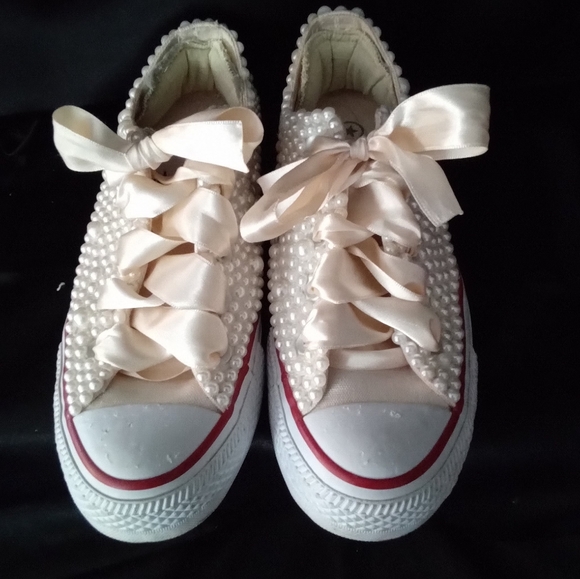 Custom Converse, pearl embellished w/ satin ribbon for laces, cr… - Picture 6 of 15